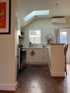 Cozy Alley Cottage, Concordia, Alberta Arts, NE PDX - Portland - 9