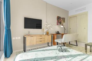 Cozy Sea & Marina View Apt with Rooftop Pool & Private Beach in Palm Jumeirah, steps to Nakheel Mall - Dubai - 2