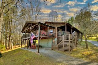 Moon Tower Cabin - Beautiful Water Views Firepit More - Blairsville - 0