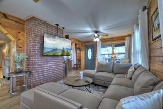 Moon Tower Cabin - Beautiful Water Views Firepit More - Blairsville - 6