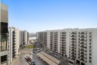 Silkhaus Canalside 1BR at Water's Edge in Yas Island - Abu Dhabi - 5