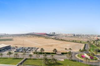 Silkhaus Canalside 1BR at Water's Edge in Yas Island - Abu Dhabi - 4