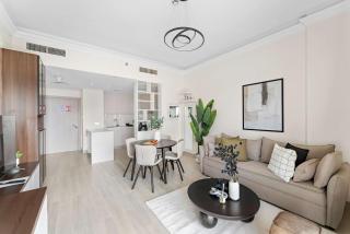 Silkhaus Canalside 1BR at Water's Edge in Yas Island - Abu Dhabi - 3
