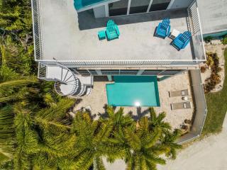 Points Hideaway - Beautiful Home wStunning SunsetWater Views on Bean Point Pool Bar Foosball - Anna Maria - 0