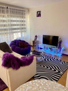Snowy Purple Villa Sandton 1 - Johannesburg - 9