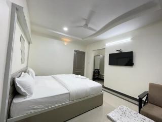 SR Hotel - Anakāpalle - 0