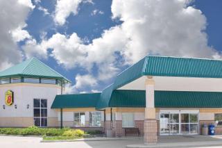 Super 8 by Wyndham Portage La Prairie MB - 9