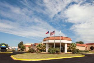 Days Inn by Wyndham Sherman - 0