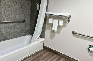 Econo Lodge Beaumont I-10 South - Beaumont - 1