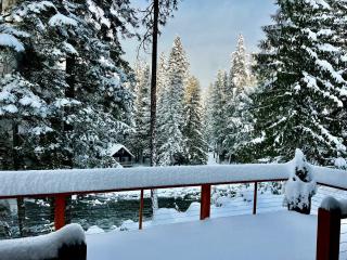 Riverfront Chalet Near Skiing, Lakes, Mtns & Leavenworth - 3