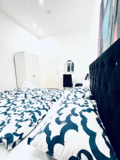 Convenient Stay 4BR Shared Apt for 11P, 10 Min to Atzgersdorf - Vienna - 9