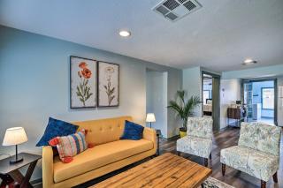 Cozy Bungalow Home, The Heights, 6 miles to Downtown! - 6