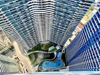 Stay in Luxury at Air Residences Makati - Manila - 1