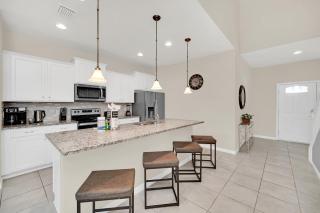 Luxurious Retreat near Disney: Pool & Game Room - Kissimmee - 1