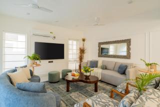 ELIVAAS Villa Paraiso 4 BHK with Pool & Bar - Camorlim - 9