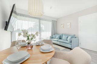 Sea&Lake Luxurious Apartments with Parking by Noclegi Renters - Mielno - 0