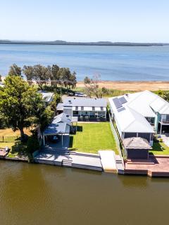 Waterfront Holiday Home - Chittaway Point - 9