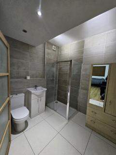 Best Room with ensuite - Dagenham - 1
