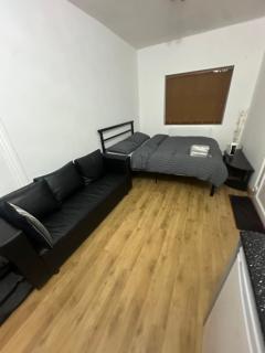 Best Room with ensuite - Dagenham - 4
