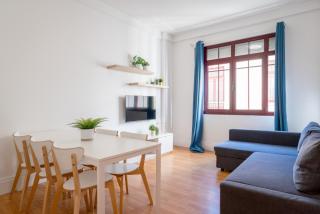 Host Wise - Spacious Comfortable Apartment - Balcony - 7