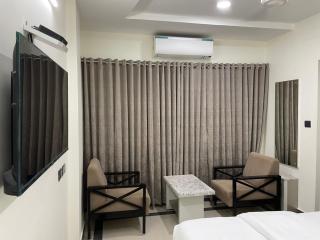 SR Hotel - Anakāpalle - 4