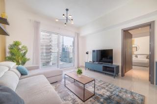 Luxurious 1-BR with Balcony & Views Business Bay - 8