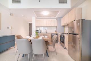 Luxurious 1-BR with Balcony & Views Business Bay - 5