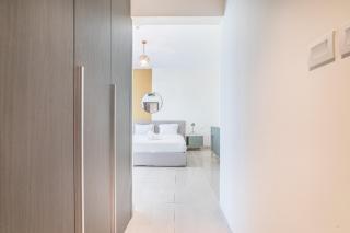 Luxurious 1-BR with Balcony & Views Business Bay - 3