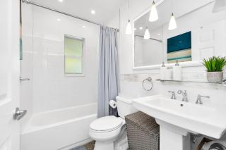 Renovated 2BR Home - Hot Tub, Gym & Beach Nearby - West Palm Beach - 6