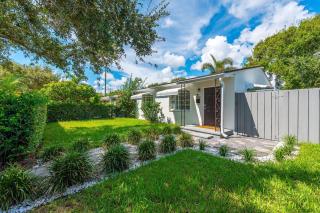 Renovated 2BR Home - Hot Tub, Gym & Beach Nearby - West Palm Beach - 5