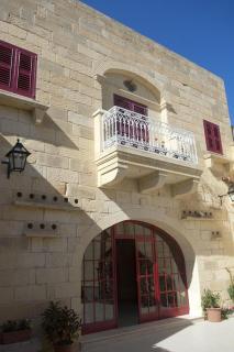 3 Bedroom Farmhouse with Private Pool - 4