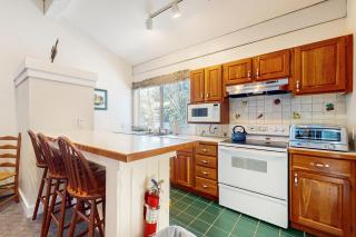 Slopeside Getaway - 5