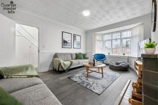 5 Bedroom Central Townhouse with Parking that Sleeps 9 - Leamington Spa - 3
