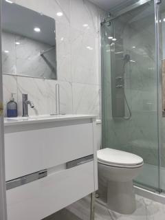 3 bedroom central location montreal close to airport - Laval - 5