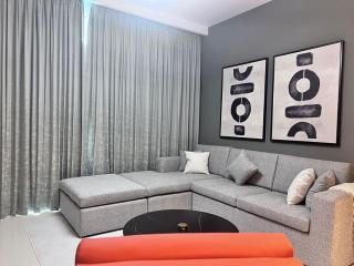 A Luxurious 2 Bedroom Emaar Beachfront Apartment in Palm Jumeirah - 3