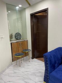 Graceful one Bed Apartment - Lahore - 5