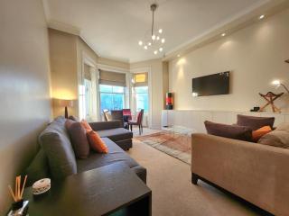 Elegant 2BR Apartment Steps from Tube - Londra - 0
