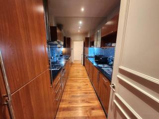 Elegant 2BR Apartment Steps from Tube - Londra - 9