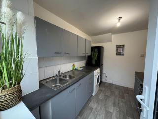 Boucher Place Contractors-Centre-Free Parking - 2