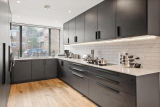Deluxe 5 Bed House in London - Pool Table - West Dulwich - 3