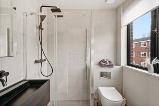 Deluxe 5 Bed House in London - Pool Table - West Dulwich - 2