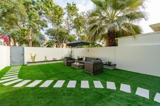 White Sage Brand New 3BR Villa with Garden and Two Balconies - 2