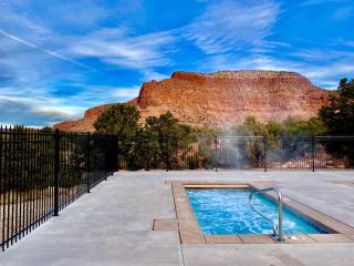 Beautiful Lodge With Private Pool, Hot Tub, And Pickleball Court - 4