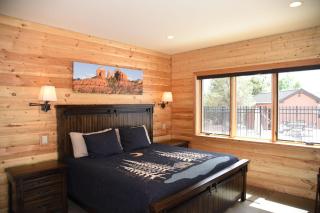 Beautiful Lodge With Private Pool, Hot Tub, And Pickleball Court - Kanab - 2