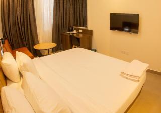 Five Clover Inn, Abijo - 3