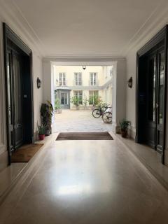 Cozy mezzanine studio in the heart of Paris - 1