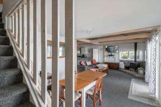 Charming Cabin Getaway - Sunrise and Sunset Views - 5