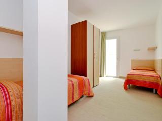 Apartment Fiore-10 by Interhome - 1