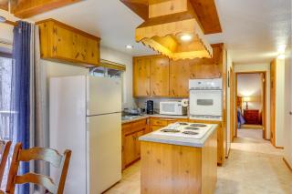 Strawberry Creek Gem with Deck, Walk to Town! - Idyllwild - 3