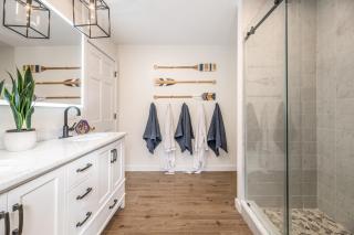 Sebago Lake Retreat - Sleeps 10 - Lakefront Views - Standish - 2